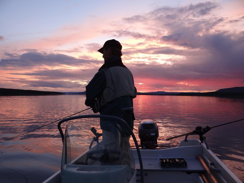 Cottage On Wild River In Lapland/Sweden Karlsten Room photo